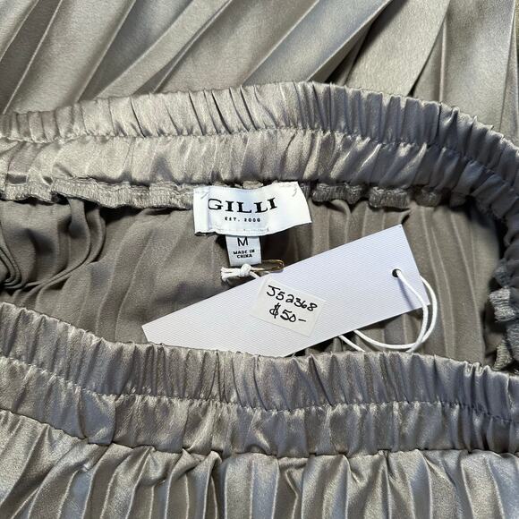 NWT Chic Metallic Silver Pleated Holiday Skirt, Size Medium - Picture 2 of 7